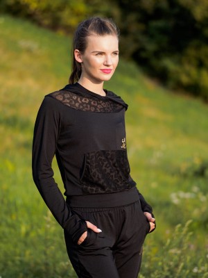 Czarna bluzka sportowa z panterką